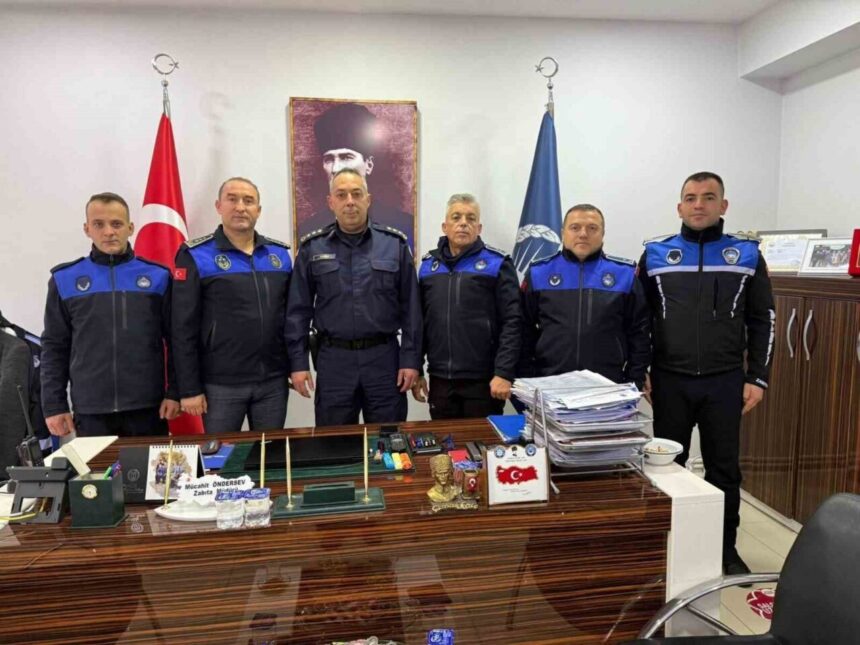 Bilecik’te İl Jandarma Komutanı Albay Vanlı ve Zabıta Müdürü Öndersev görüşme gerçekleştirdi. Bilecik’te İl Jandarma Komutanı Albay Vanlı ve Zabıta Müdürü Öndersev görüşme gerçekleştirdi.