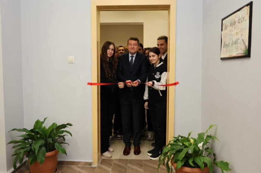 Bilecik’te Mesleki ve Teknik Anadolu Lisesi’nde yeni kütüphane açıldı.