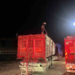 Bilecik’te talaş yüklü tır dorsesi yangın çıkardı.