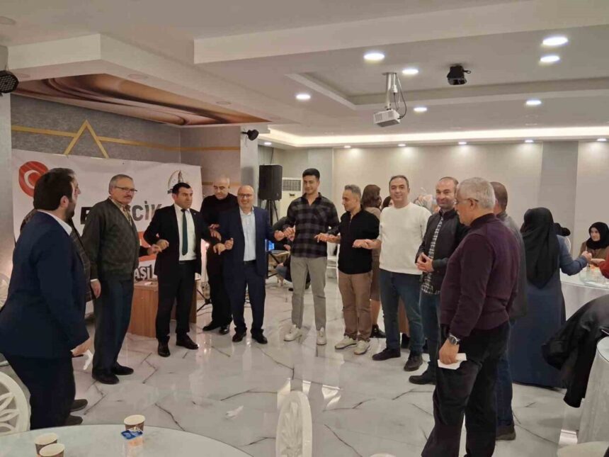 Bilecik’teki Yozgatlılar ‘Arabaşı Gecesi’nde bir araya geldi. Bilecik’teki Yozgatlılar ‘Arabaşı Gecesi’nde bir araya geldi.