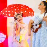 Aliağa Belediyesi’nin düzenlediği Tiyatro Günleri’nde “Birlikte Parlayalım” oyunu yoğun ilgiyle sahnelendi.