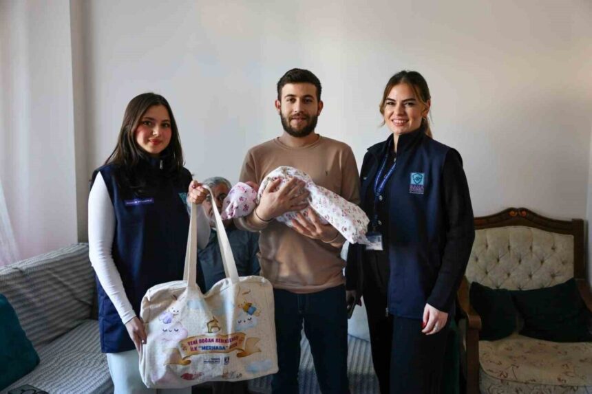 Bodrum Belediyesi, 2026’nın ilk gününde Eylül bebeği ve ailesini evinde ziyaret etti.