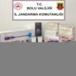 Bolu İl Jandarma Komutanlığı’nın operasyonda çok sayıda kaçak ürün ve tütün ele geçirildi. 4 kişi işlemde.