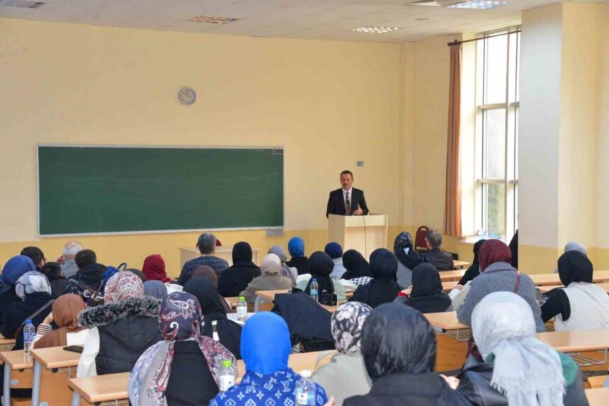 Bilecik Şeyh Edebali Üniversitesi İlahiyat Fakültesi’nde kariyer etkinliği yapıldı.