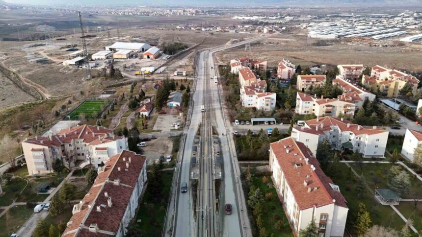 Eskişehir’de Feci Kazada 3 Kişi Hayatını Kaybetti, Mahalleli Önlem Talep Ediyor
