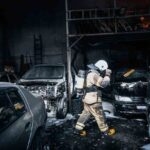 Buca Seyhan Mahallesi’nde oto tamirci deposunda çıkan yangın, itfaiyenin hızlı müdahalesiyle söndürüldü.