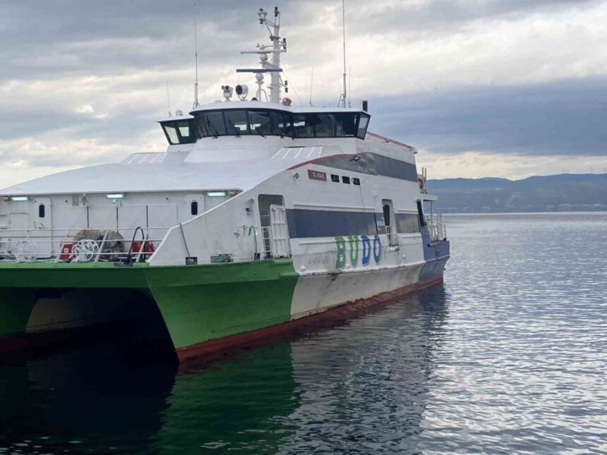 Bursa Mudanya ve İstanbul Kabataş ile Armutlu arasında bazı deniz otobüsü seferleri hava koşulları yüzünden iptal edildi. Bursa Mudanya ve İstanbul Kabataş ile Armutlu arasında bazı deniz otobüsü seferleri hava koşulları yüzünden iptal edildi.