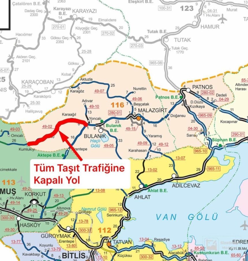 Muş’ta tipi ve düşen görüş mesafesi nedeniyle Bulanık-Kumlukıyı karayolu trafiğe kapatıldı. Muş’ta tipi ve düşen görüş mesafesi nedeniyle Bulanık-Kumlukıyı karayolu trafiğe kapatıldı.
