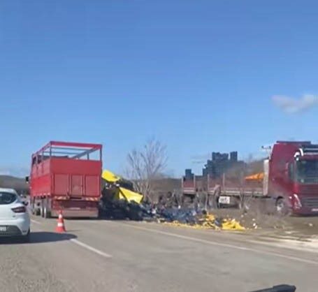 Çavdır’da limon yüklü tırın şarampole devrilmesi sonucu yaralanma yaşanmadı. Çavdır’da limon yüklü tırın şarampole devrilmesi sonucu yaralanma yaşanmadı.