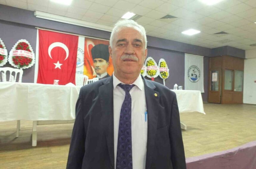 Burhaniye Esnaf ve Sanatkarlar Odası Genel Kurulu’nda 26 yıllık başkan Hasan Bayram tekrar seçildi. Burhaniye Esnaf ve Sanatkarlar Odası Genel Kurulu’nda 26 yıllık başkan Hasan Bayram tekrar seçildi.