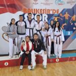 Burhaniyeli genç Taekwondocular, Balıkesir’deki il birinciliğinde 5 altın ve 6 madalya kazandı.