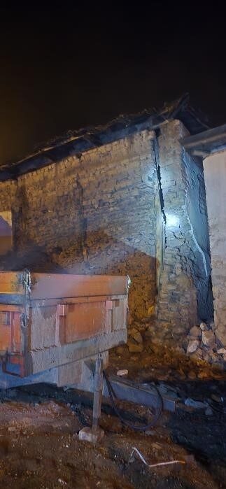 Sındırgı merkezli 5.1 büyüklüğünde deprem Balıkesir ve Bursa’da hissedildi, can kaybı yok. Sındırgı merkezli 5.1 büyüklüğünde deprem Balıkesir ve Bursa’da hissedildi, can kaybı yok.