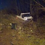 Bursa’da Gece Saatlerinde Trafik Kazası: Kontrolden Çıkan Kamyonet Bariyerlere Çarptı, İki Araç Zarar Gördü