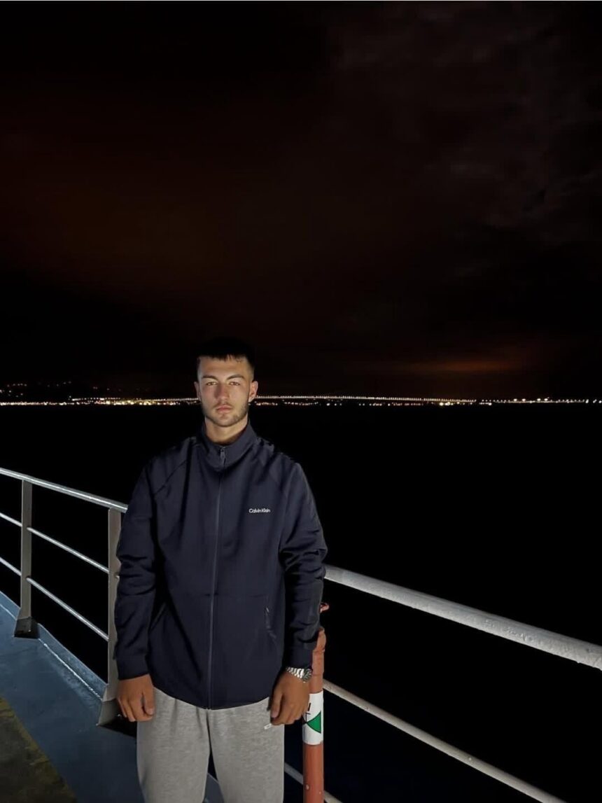 Mudanya’da babasını kurtarmaya çalışan 17 yaşındaki genç, metan gazından hayatını kaybetti. Mudanya’da babasını kurtarmaya çalışan 17 yaşındaki genç, metan gazından hayatını kaybetti.