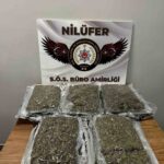 Bursa’da uyuşturucu operasyonunda 3 kilo 562 gram esrar ele geçirildi, 2 kişi tutuklandı.