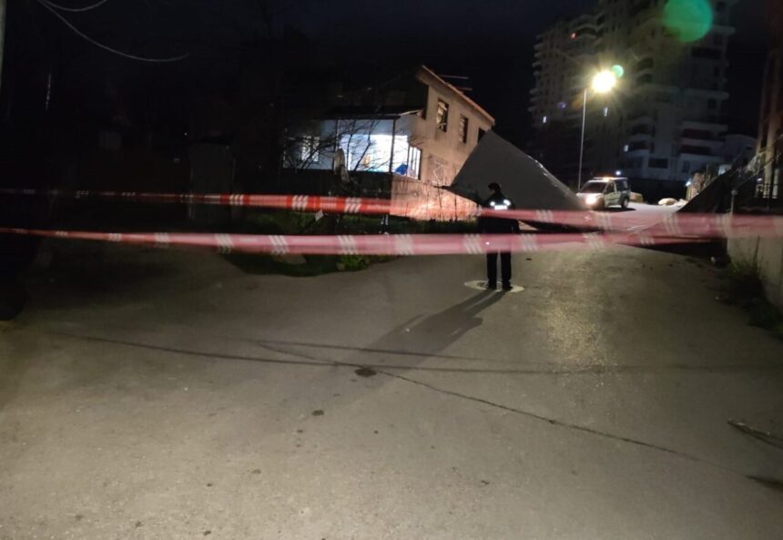 Bursa Büyükşehir Belediyesi, kar ve lodos nedeniyle meydana gelen olumsuzluklara etkin müdahale ederek vatandaşları korudu.