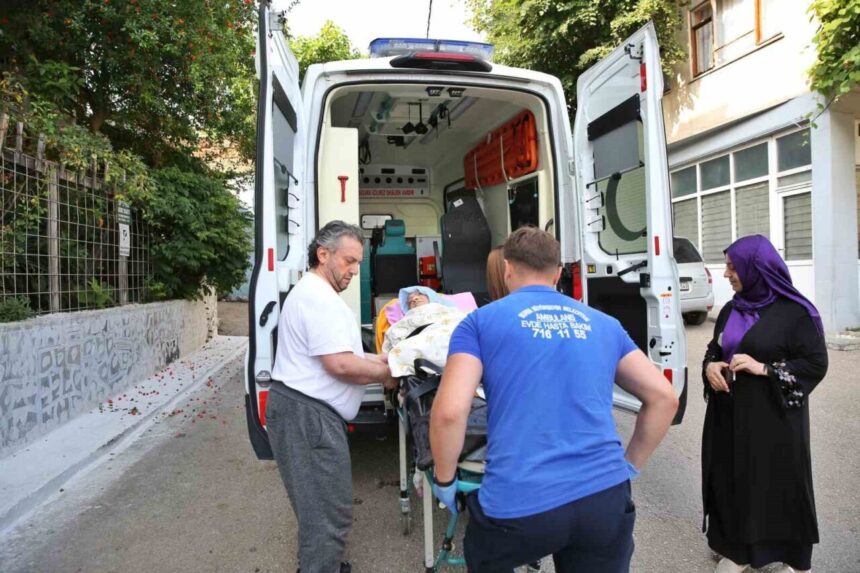 Bursa Büyükşehir Belediyesi, evde bakım ve ambulans hizmetleriyle binlerce hastaya sağlık hizmeti ulaştırıyor.