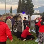 Aydın-Denizli Karayolu’nda buzlanma nedeniyle devrilen işçi minibüsünde panik yaşandı, 16 kişi yaralandı.