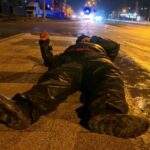 Aksaray’da buzlu yolda kayarak kaza yapan motosiklet sürücüsü yaralandı.