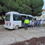 Çanakkale’de jandarma, öğrenci servis araçlarını denetlemeye başladı.