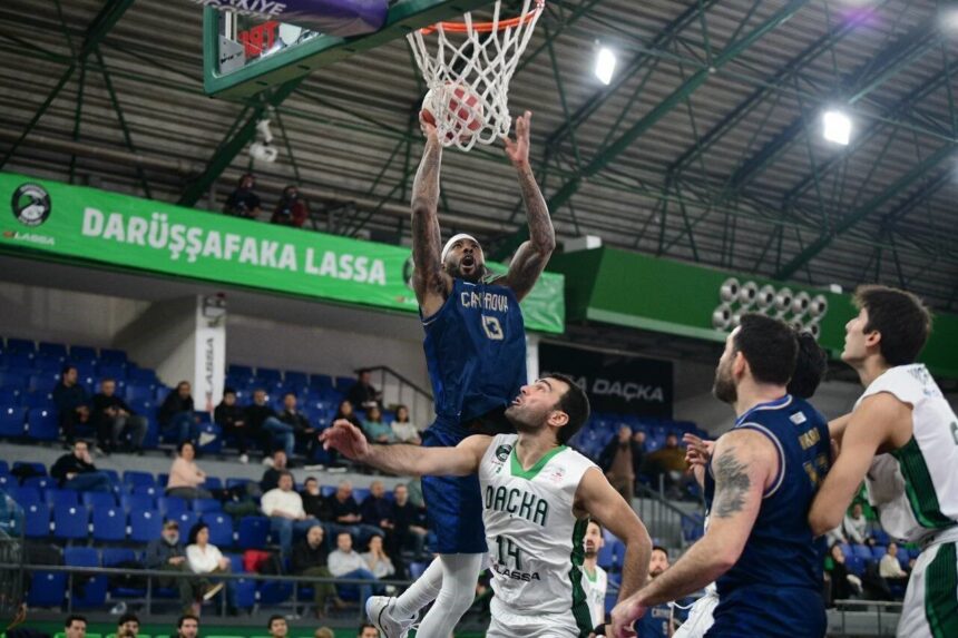 Çayırova Belediyesi, Darrüşafaka Lassa’yı 82-69 yenerek Türkiye Basketbol Ligi’nde 15. galibiyetini elde etti.