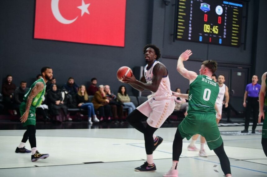 Çayırova Belediyesi, Erkekler Federasyon Kupası çeyrek finalinde OGM Ormanspor’u 87-86 yenerek yarı finale yükseldi. Çayırova Belediyesi, Erkekler Federasyon Kupası çeyrek finalinde OGM Ormanspor’u 87-86 yenerek yarı finale yükseldi.