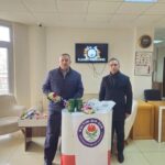 Çermik’te atanan öğretmenler, İlçe Milli Eğitim Müdürlüğü’nde çiçeklerle karşılandı.