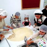 Çeşme’deki İlkokul Öğrencileri, Gastronomi Atölyesi’nde Mantı Yapma Etkinliği Düzenledi