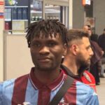 Trabzonspor’un Nijeryalı yeni transferi Chibuike Nwaiwu, Trabzon’a ulaştı.