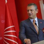 Mahmut Arıkan, CHP Genel Başkanı Özgür Özel’i partide ziyaret etti.