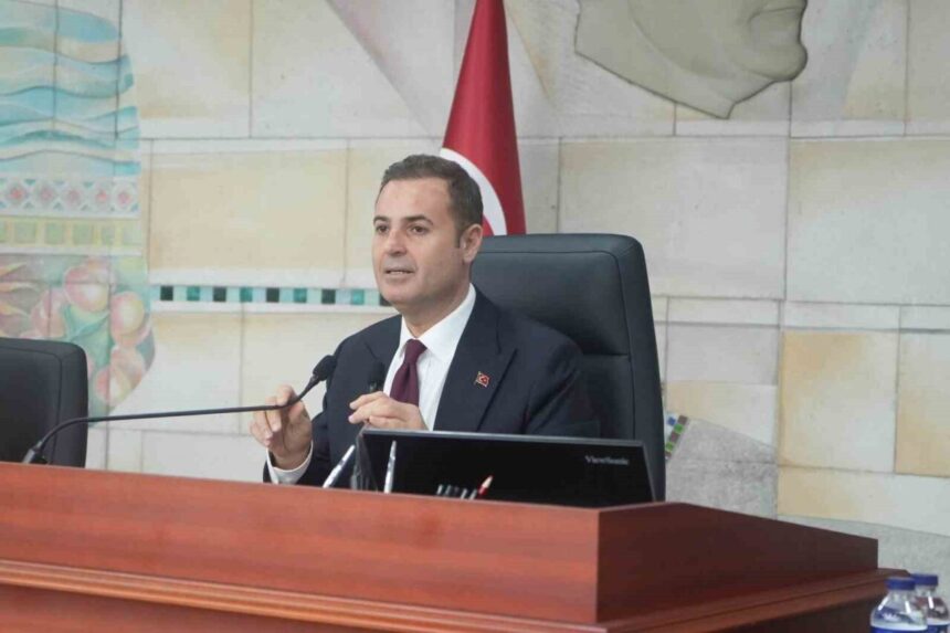 Balıkesir Büyükşehir Belediye Başkanı Akın, AK Parti’ye geçeceği iddialarına yanıt verdi. Balıkesir Büyükşehir Belediye Başkanı Akın, AK Parti’ye geçeceği iddialarına yanıt verdi.