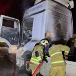 Cizre’de seyir halindeki TIR’ın alev alması sonucu maddi hasar meydana geldi.