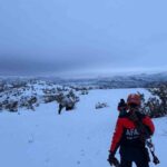 Siirt’in Baykan ilçesinde 9 keçisiyle 3 gündür mahsur kalan besici kurtarıldı.