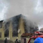 Çorum’da 7 kişilik ailenin yaşadığı evde çıkan yangın paniğe yol açtı, itfaiye hızlıca müdahale etti.