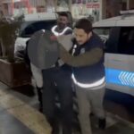 Sungurlu’da polis, aranan 2 hükümlüyü yakaladı.