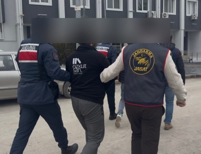 Sungurlu’da kış aylarını fırsat bilen hırsızlar, JASAT ve jandarma tarafından yakalandı.