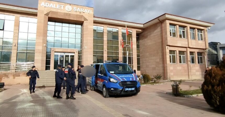 Osmancık’ta düzenlenen uyuşturucu operasyonunda bir kişi tutuklandı. Osmancık’ta düzenlenen uyuşturucu operasyonunda bir kişi tutuklandı.