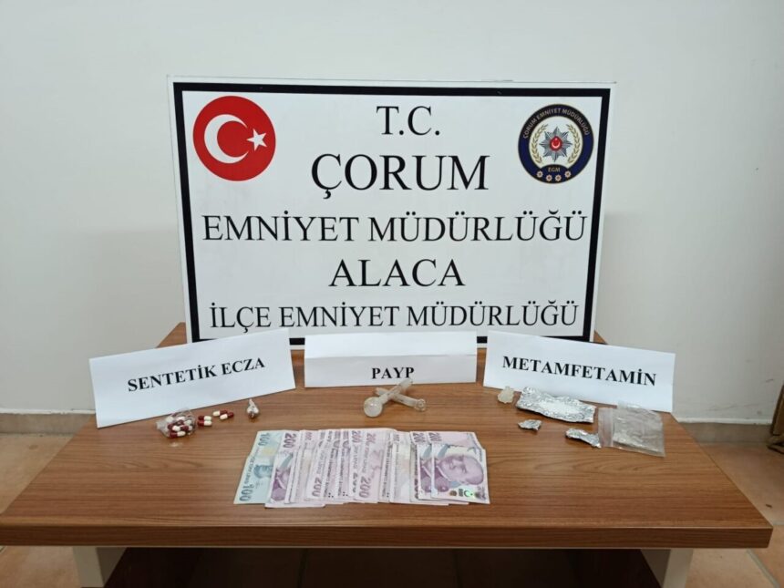 Alaca’da yılbaşı uygulamasında uyuşturucu madde ele geçirildi, 4 kişi gözaltına alındı.