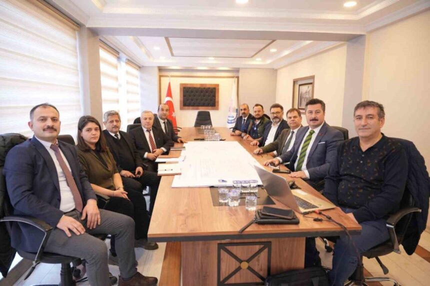 Yenişehir Belediyesi, Cumartesi Kapalı Pazar Yeri için proje çalışmalarına başladı. Yenişehir Belediyesi, Cumartesi Kapalı Pazar Yeri için proje çalışmalarına başladı.