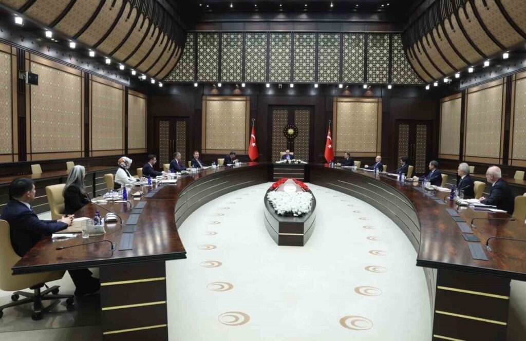 Cumhurbaşkanı Erdoğan, Politika Kurullarının başkan vekillerini Külliye’de ağırladı.