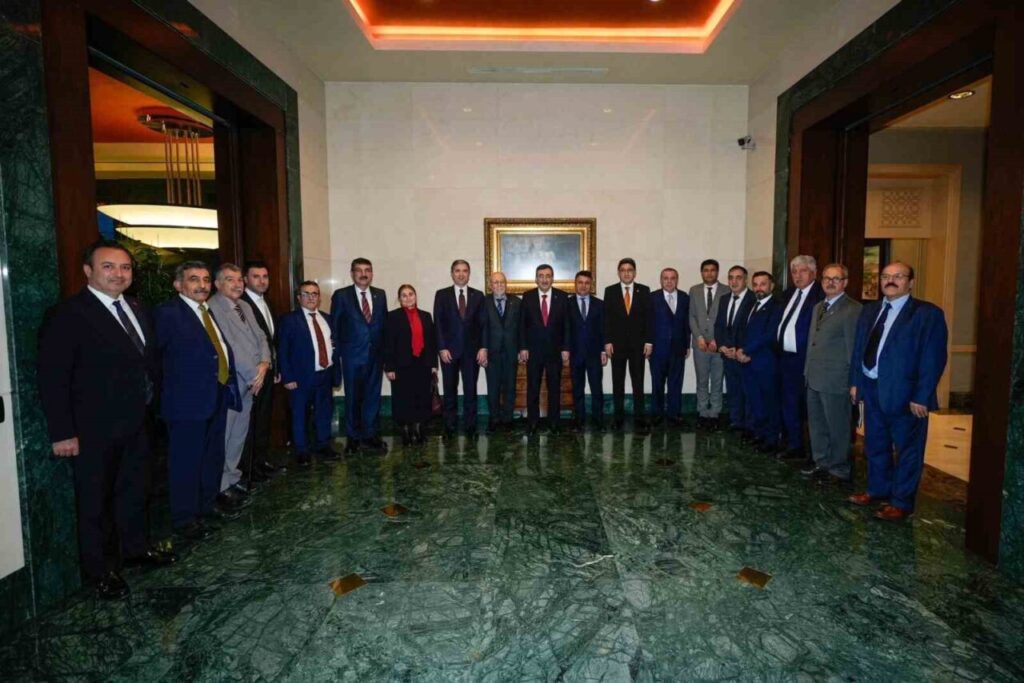 Cumhurbaşkanı Yardımcısı Cevdet Yılmaz, Avrupa’dan gelen Ezidi temsilcileri kabul etti.