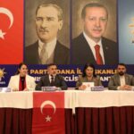 AK Parti Adana İl Başkanı Tamer Dağlı, topluluk toplantısında birlikteliğin güçleri olduğunu belirtti.