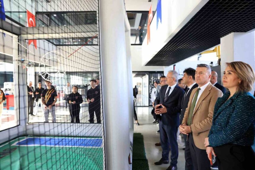 DAHİ Mersin Projesi ile öğrenciler 5 haftalık yalın üretim eğitimi aldı