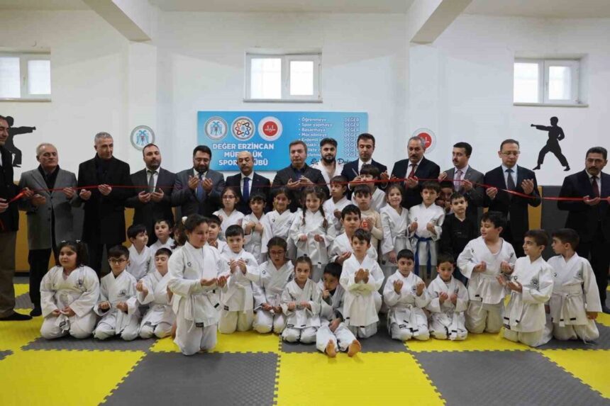 Erzincan Valisi Hamza Aydoğdu’nun katılımıyla Değer Erzincan Projesi çerçevesinde protokol imzalandı ve yeni spor kulübü açıldı.