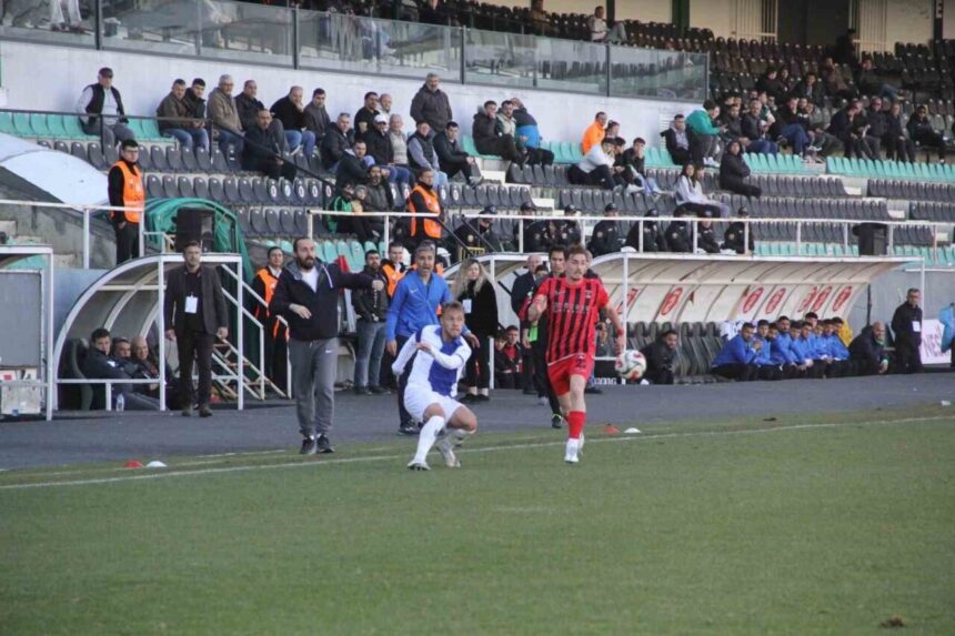 Denizli İdman Yurdu’nda Teknik Direktör Özcan Sert, görevinden ayrıldığını açıkladı. Denizli İdman Yurdu’nda Teknik Direktör Özcan Sert, görevinden ayrıldığını açıkladı.