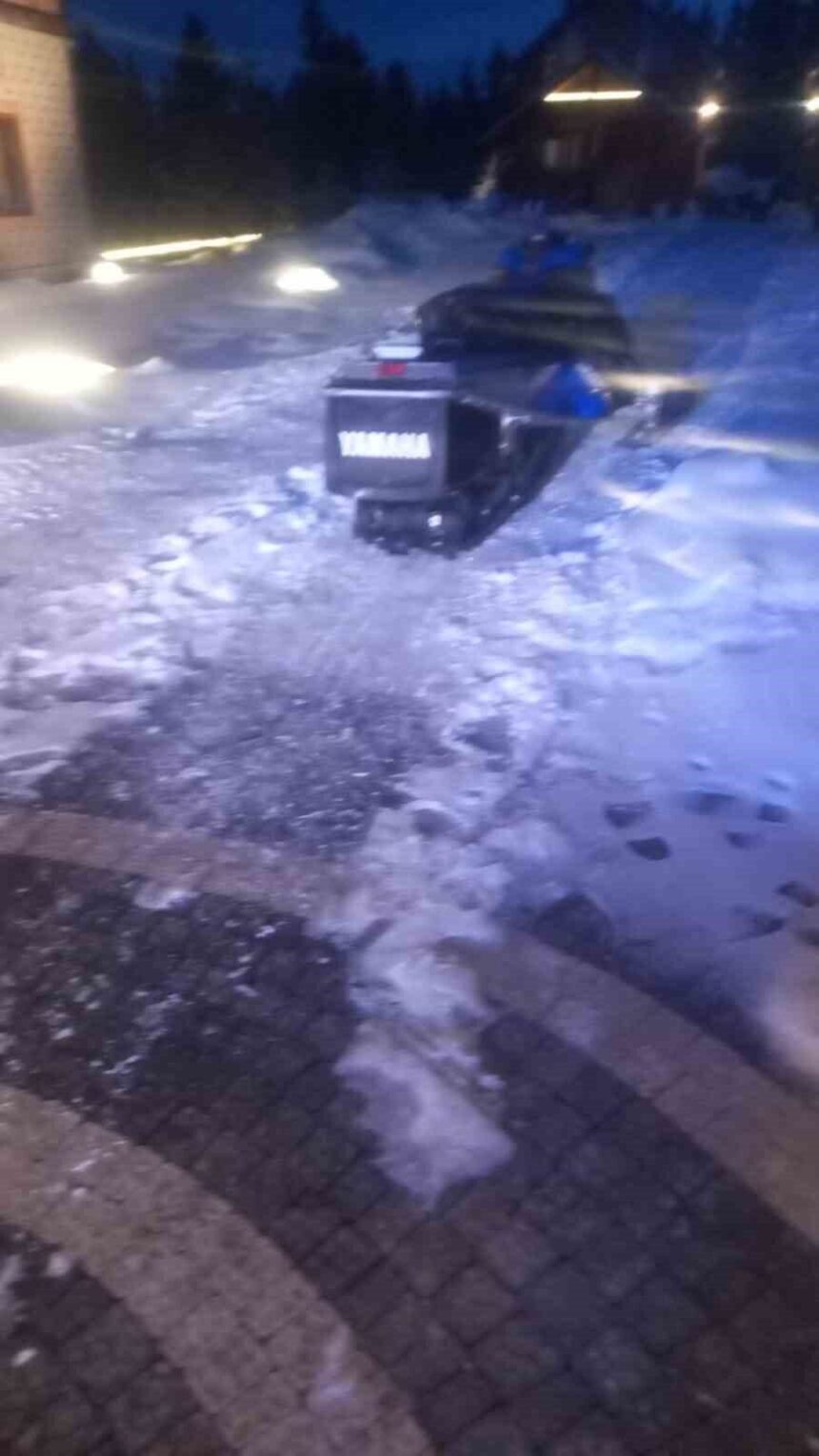 Giresun’un Dereli ilçesinde kar kızağıyla kaza geçiren Savcı Muhammed Hanifi Çevik yaralandı. Giresun’un Dereli ilçesinde kar kızağıyla kaza geçiren Savcı Muhammed Hanifi Çevik yaralandı.