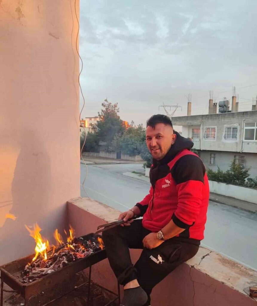 Tarsus’ta devrilen traktörün altında kalan sürücü yaşamını yitirdi. Tarsus’ta devrilen traktörün altında kalan sürücü yaşamını yitirdi.