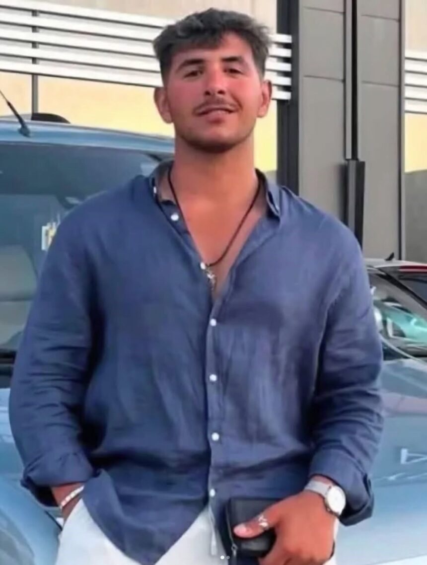 Samsun’da traktör devrildi, 20 yaşındaki genç hastanede yaşamını yitirdi. Samsun’da traktör devrildi, 20 yaşındaki genç hastanede yaşamını yitirdi.