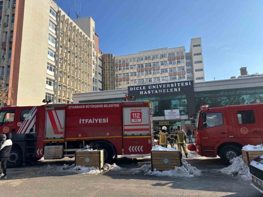Diyarbakır İtfaiye Ekipleri, Dicle Üniversitesi Polikliniğindeki Yangına Hızla Müdahale Etti