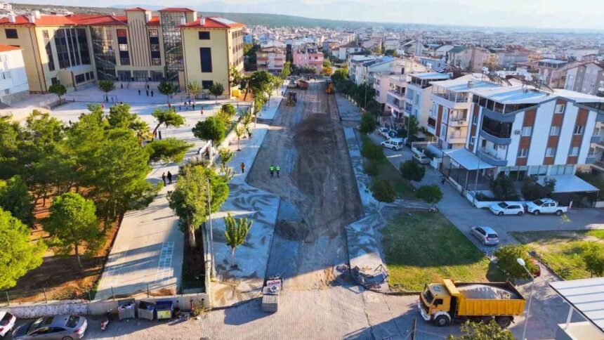 Didim’de Belediye Ekipleri 99 Kilometre Yol Düzenlemesi ve 195 Bin Metrekare Tamirat Gerçekleştirdi